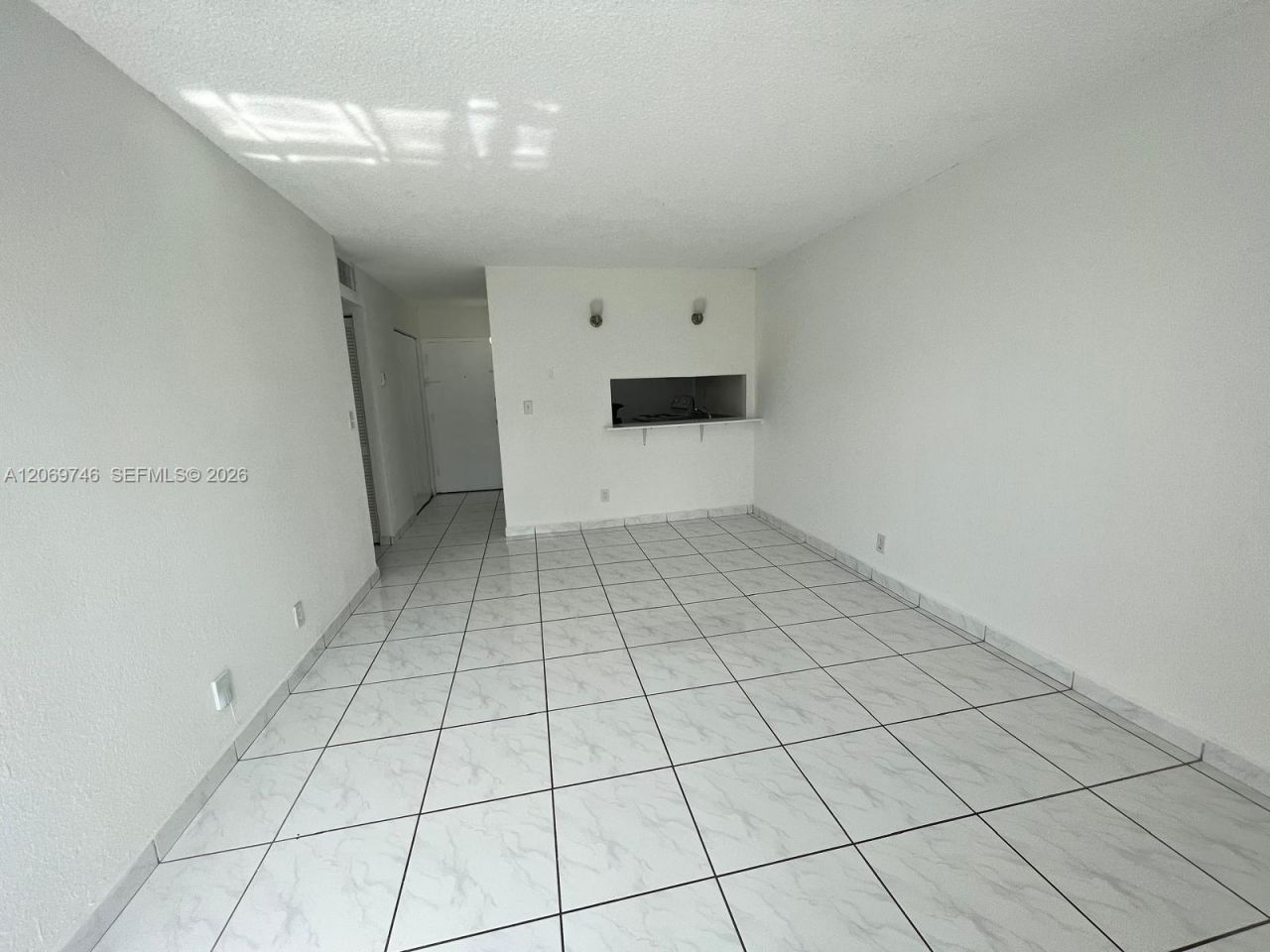 4550 NW 9th St, Unit 605E, Miami, FL 33126 Photo