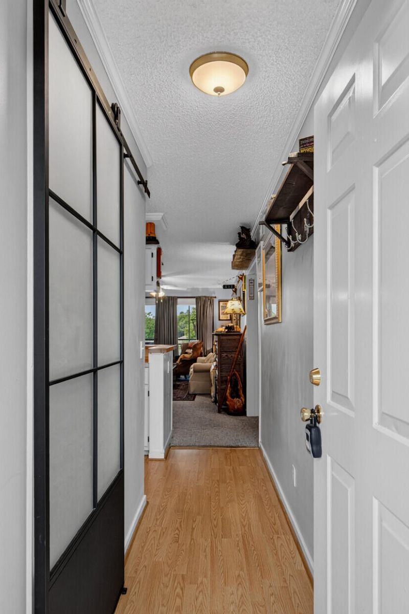2204 Cypress Pointe Lane Photo 7