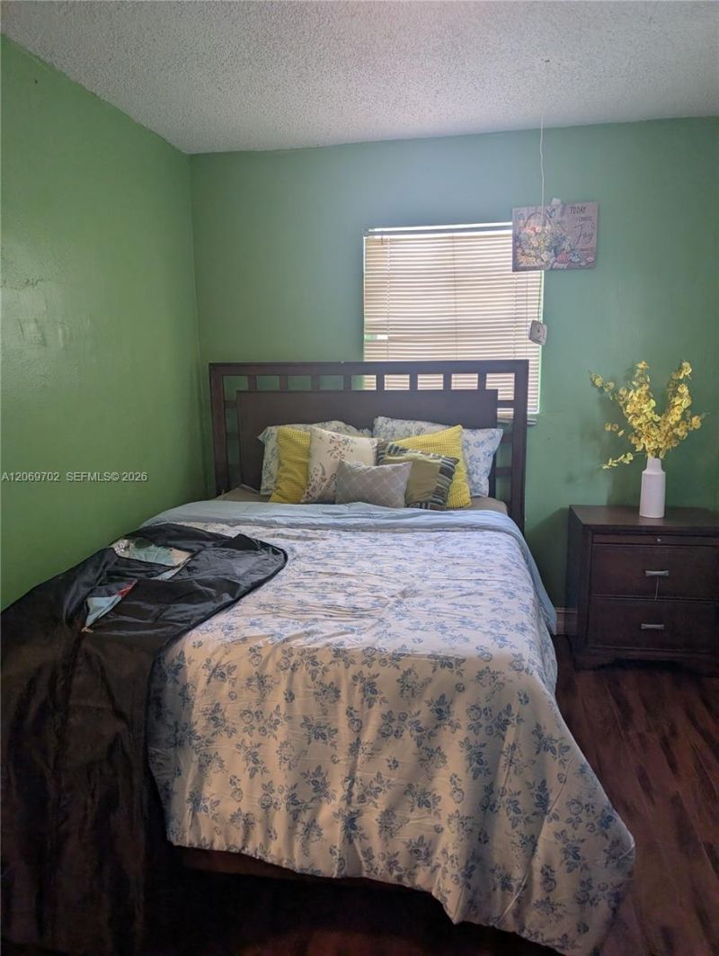 560 NW 184th Ter, Miami Gardens, FL 33169 Photo