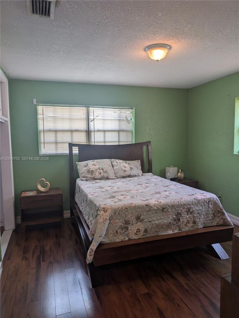 560 NW 184th Ter, Miami Gardens, FL 33169 Photo