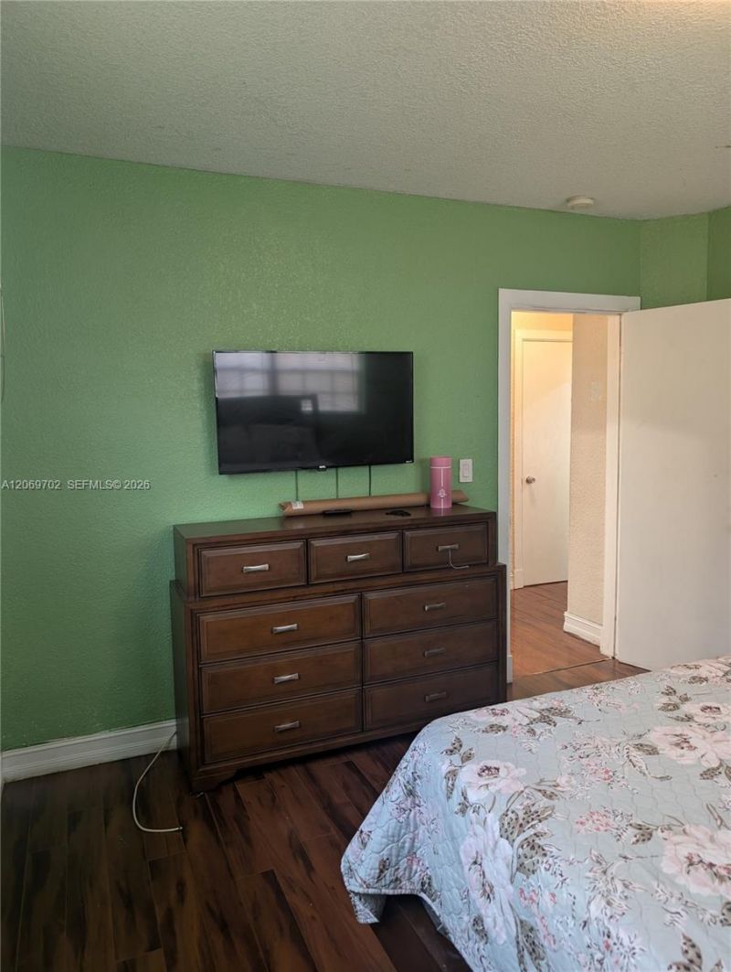 560 NW 184th Ter, Miami Gardens, FL 33169 Photo