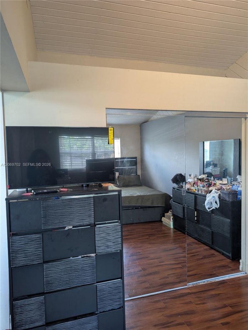 560 NW 184th Ter, Miami Gardens, FL 33169 Photo