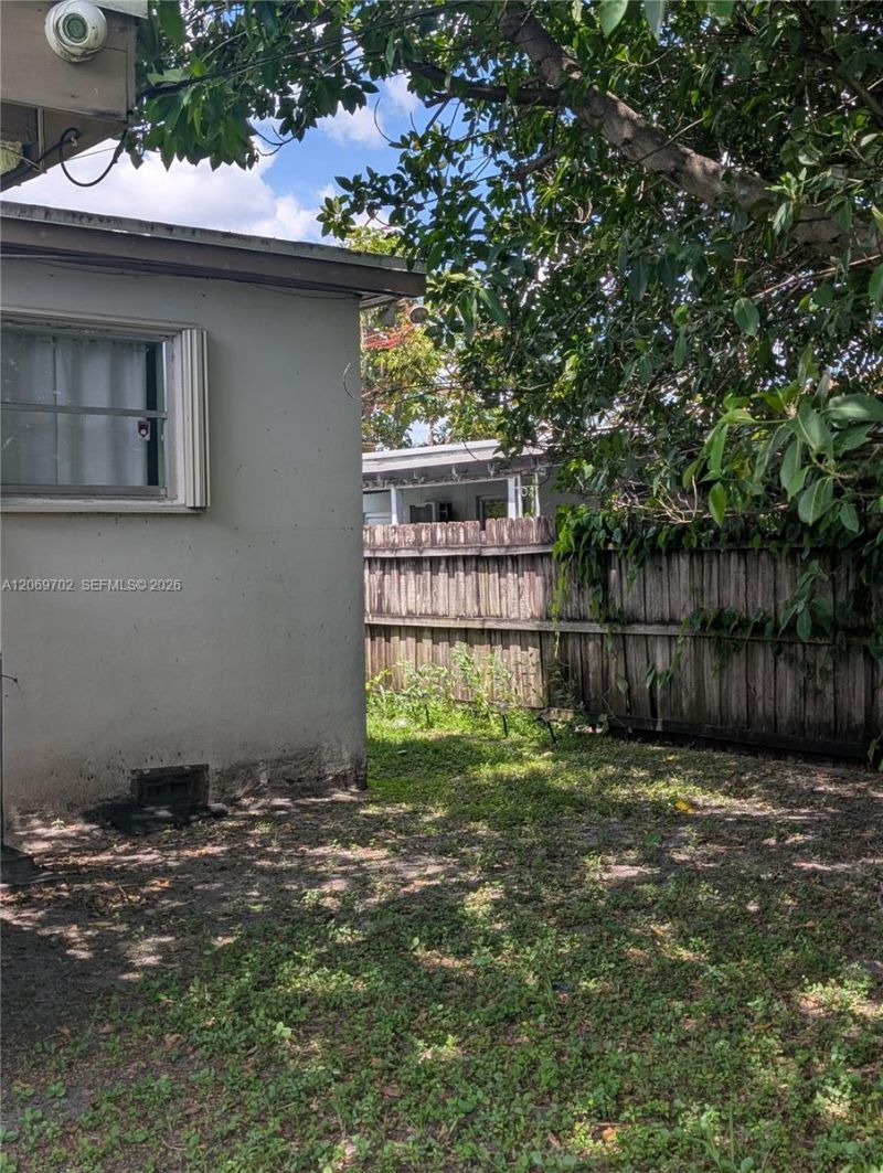 560 NW 184th Ter, Miami Gardens, FL 33169 Photo
