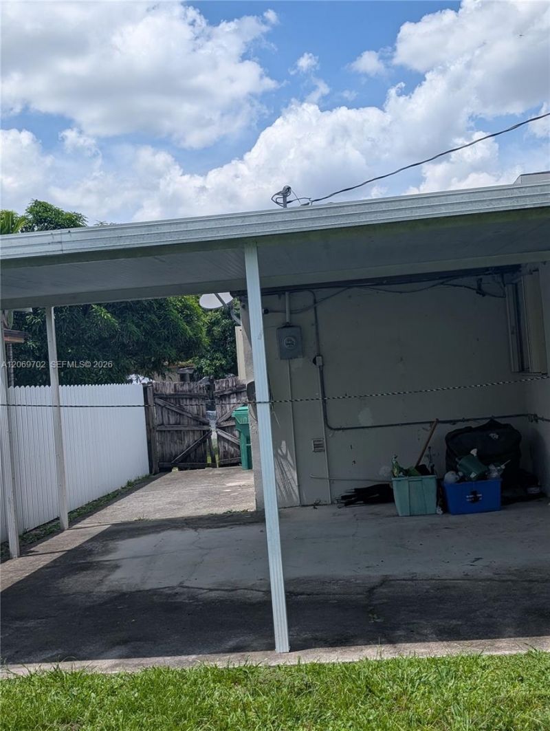 560 NW 184th Ter, Miami Gardens, FL 33169 Photo