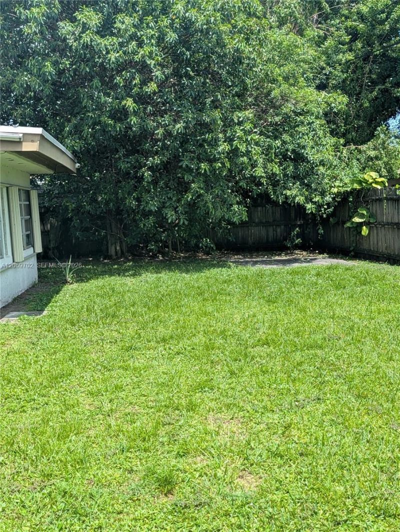 560 NW 184th Ter, Miami Gardens, FL 33169 Photo