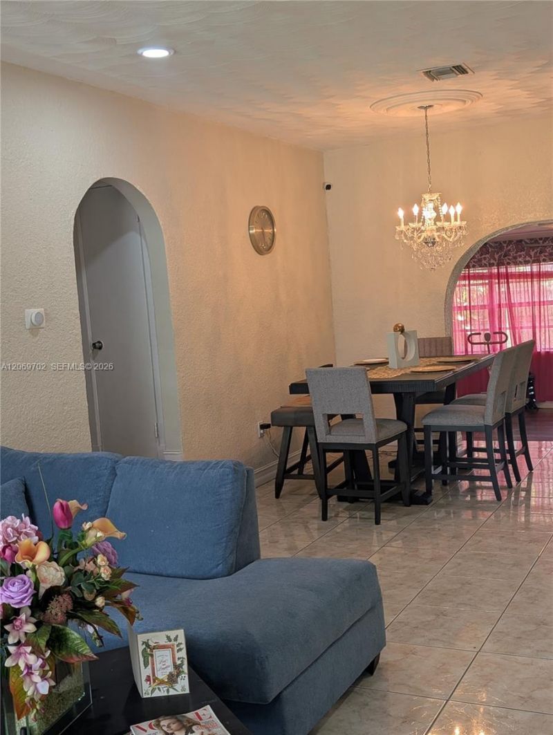 560 NW 184th Ter, Miami Gardens, FL 33169 Photo