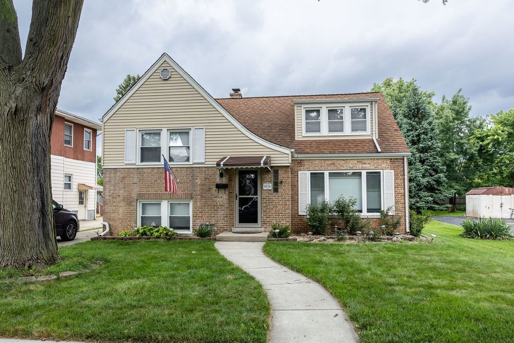 8024 S Christie Avenue, Lyons, IL 60534 Main Photo