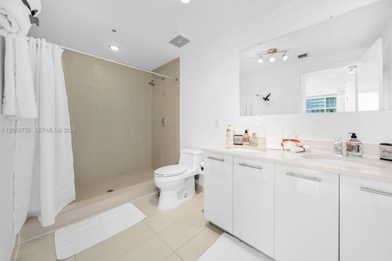 3250 NE 1st Ave , Unit 1104, Miami, FL 33137 Photo