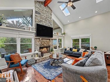 119 N LAKE DRIVE, LAKE HARMONY, PA 18624