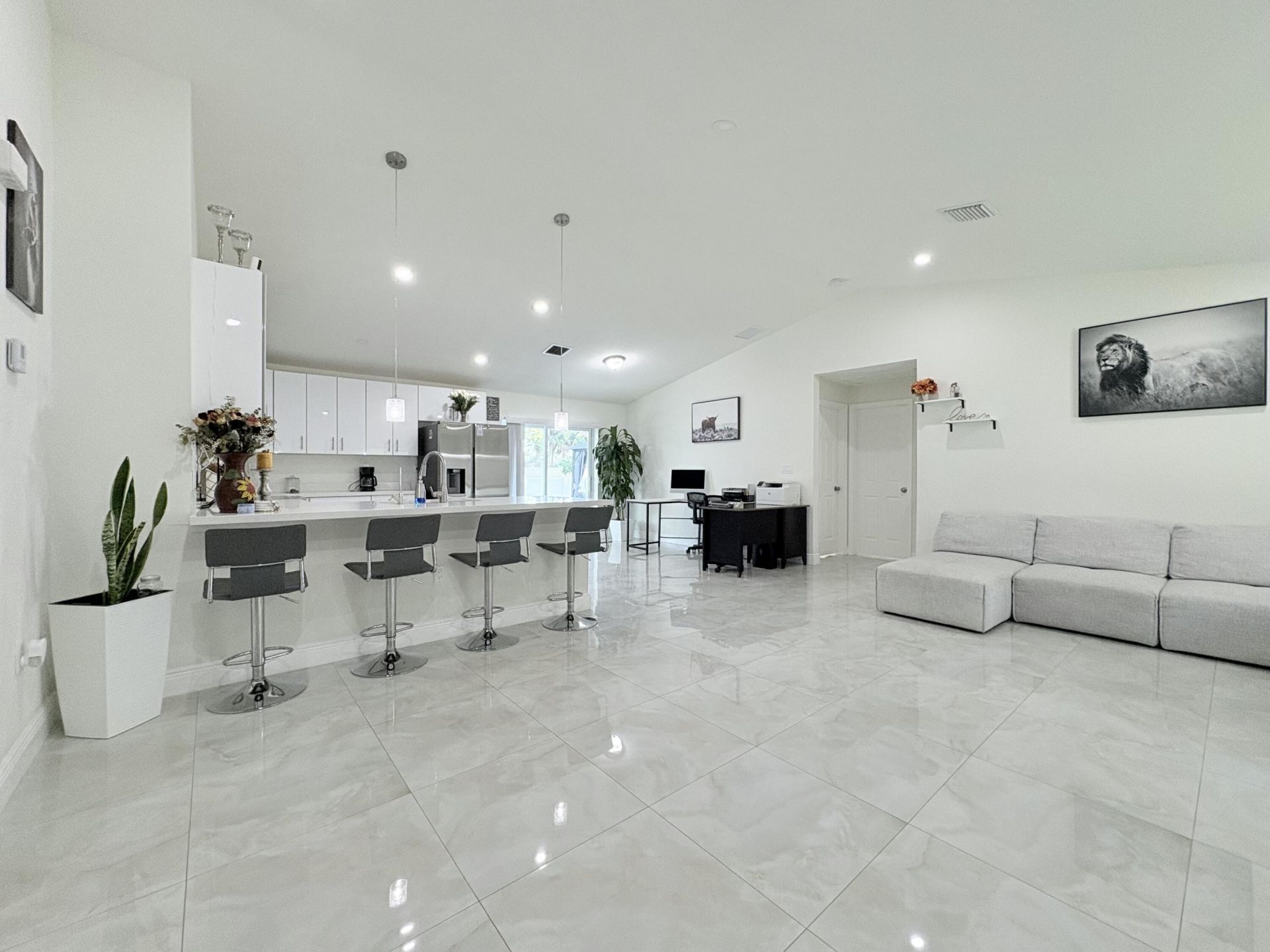 6539 Alexander Road, West Palm Beach, FL 33413 Photo