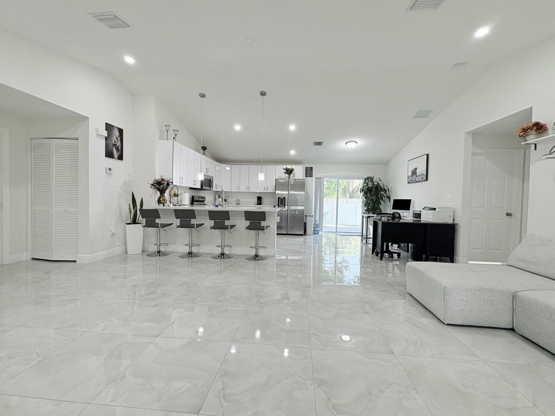 6539 Alexander Road, West Palm Beach, FL 33413 Photo