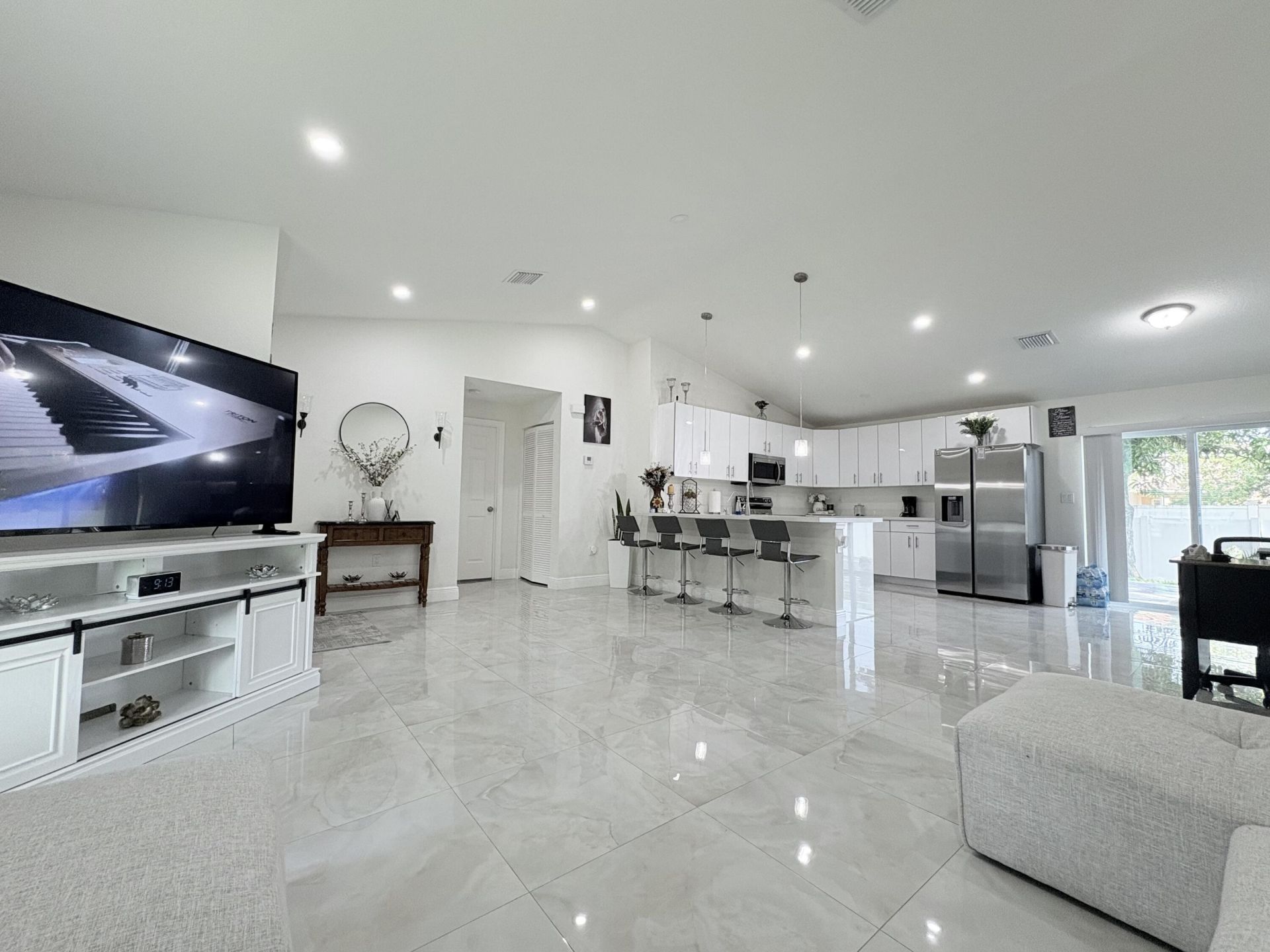 6539 Alexander Road, West Palm Beach, FL 33413 Photo