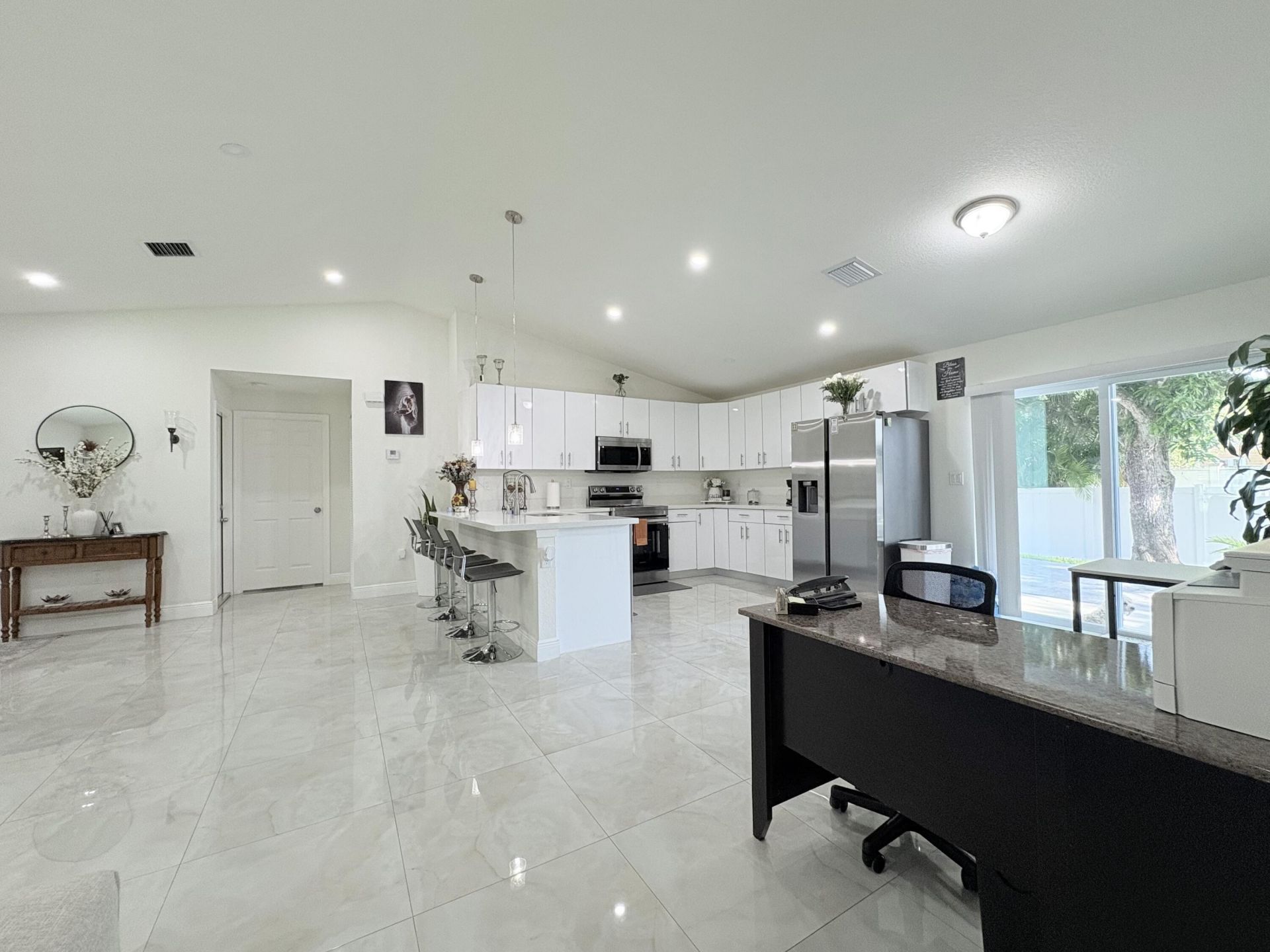 6539 Alexander Road, West Palm Beach, FL 33413 Photo