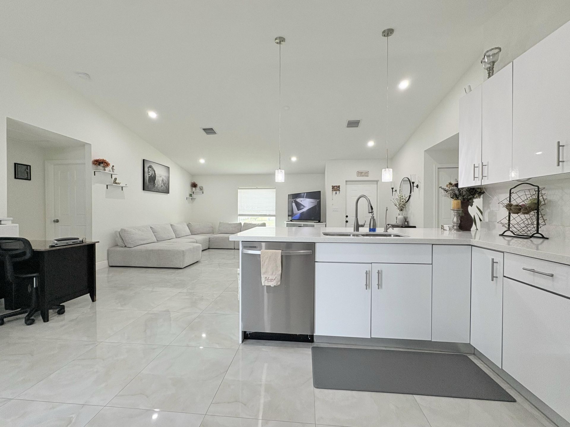 6539 Alexander Road, West Palm Beach, FL 33413 Photo