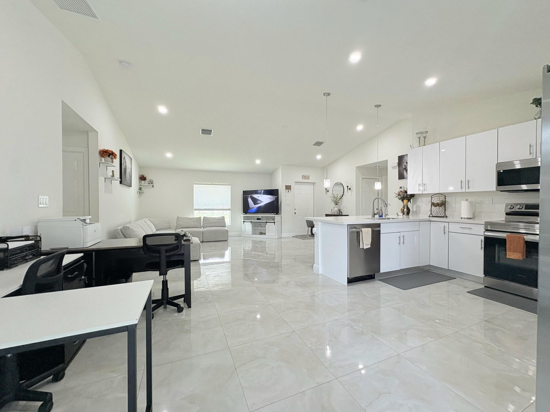 6539 Alexander Road, West Palm Beach, FL 33413 Photo