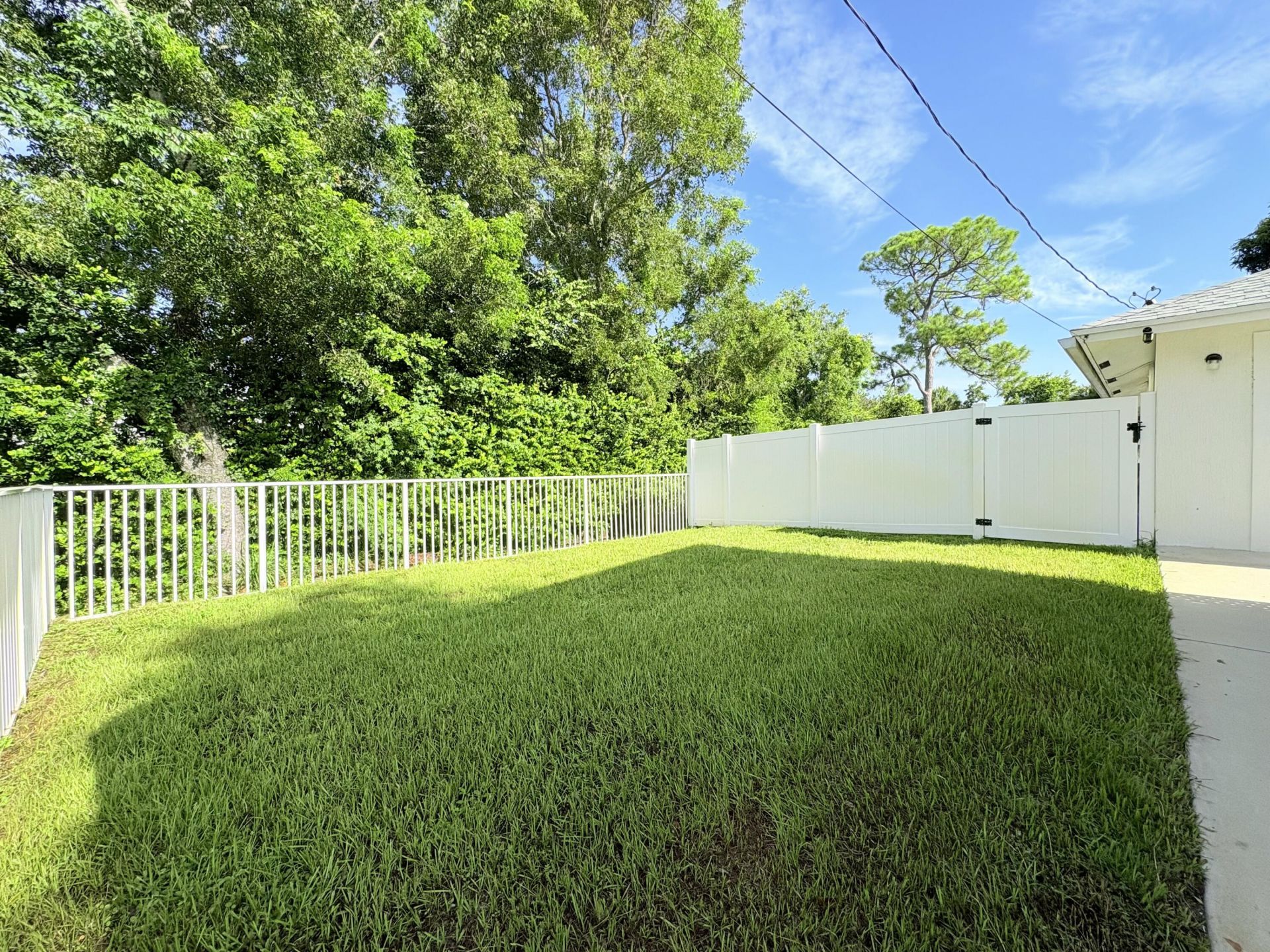 6539 Alexander Road, West Palm Beach, FL 33413 Photo
