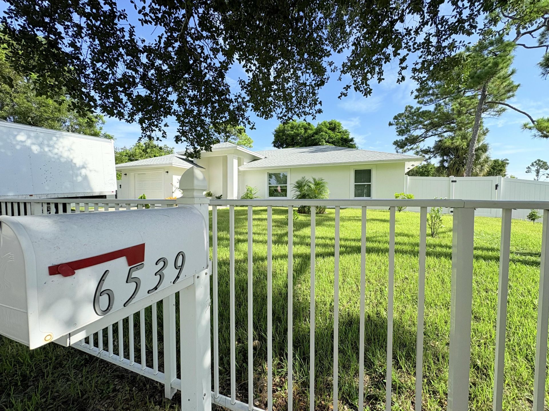6539 Alexander Road, West Palm Beach, FL 33413 Photo