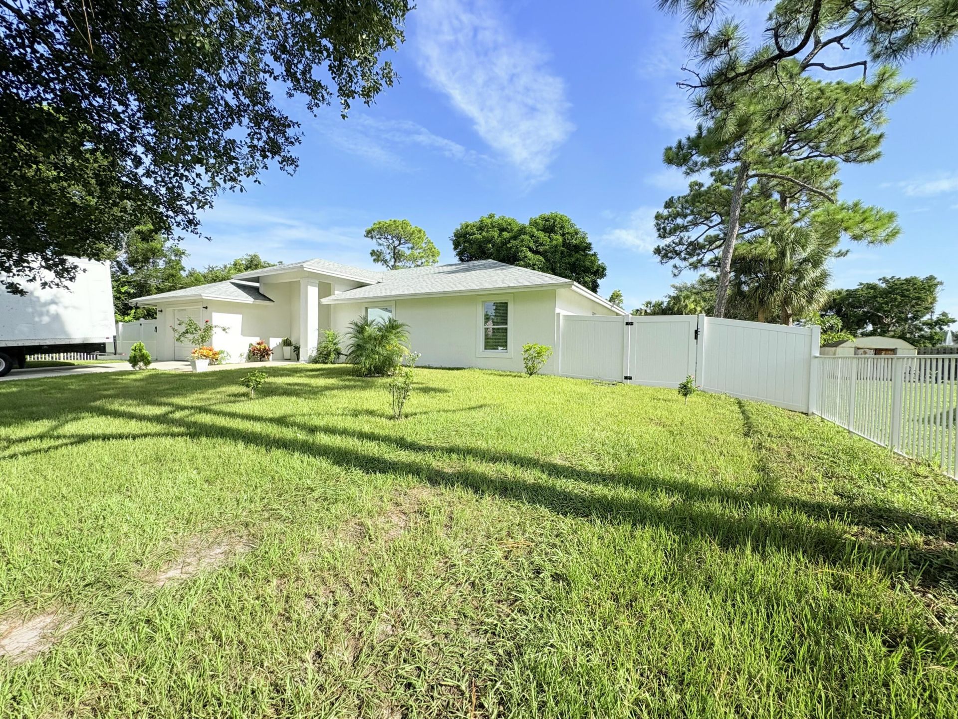 6539 Alexander Road, West Palm Beach, FL 33413 Photo