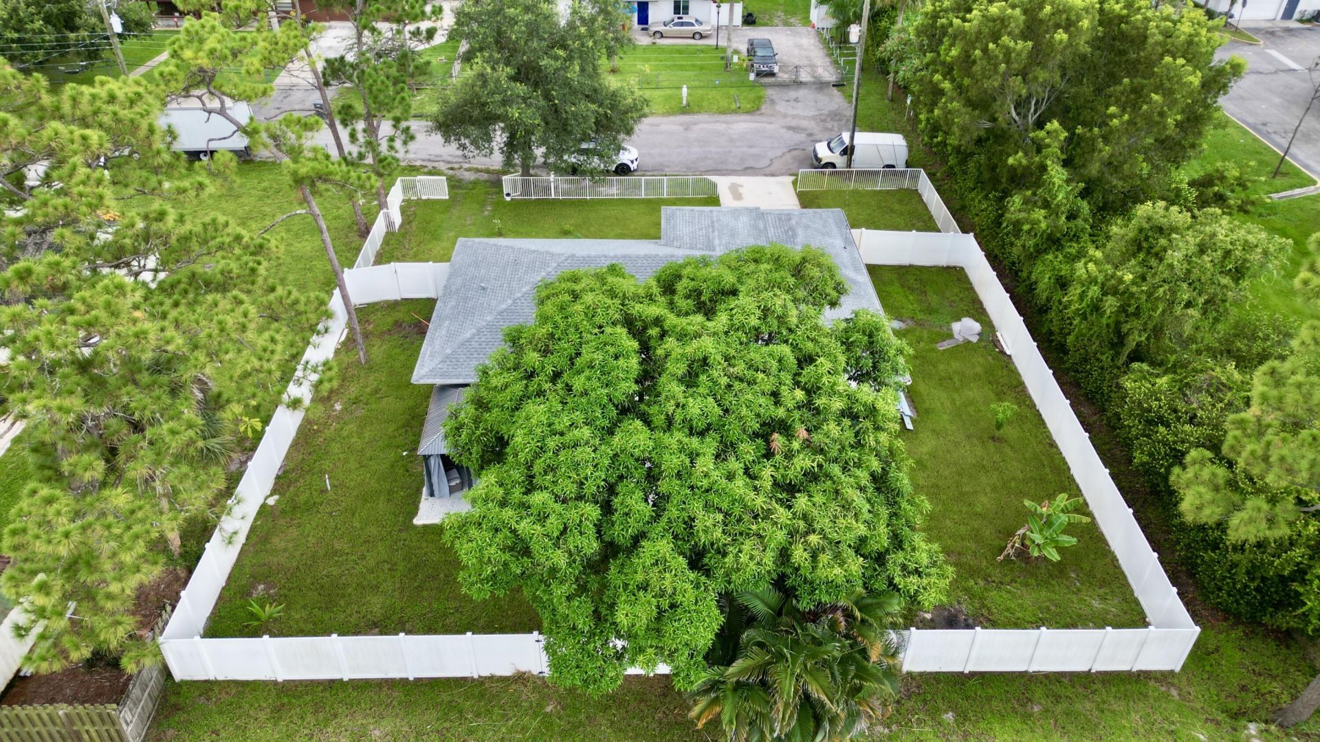 6539 Alexander Road, West Palm Beach, FL 33413 Photo