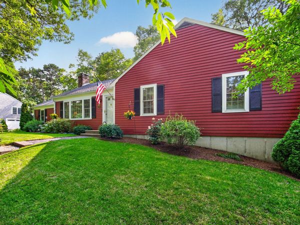 7 Bent Bluff Lane, Yarmouth Port, MA 02675