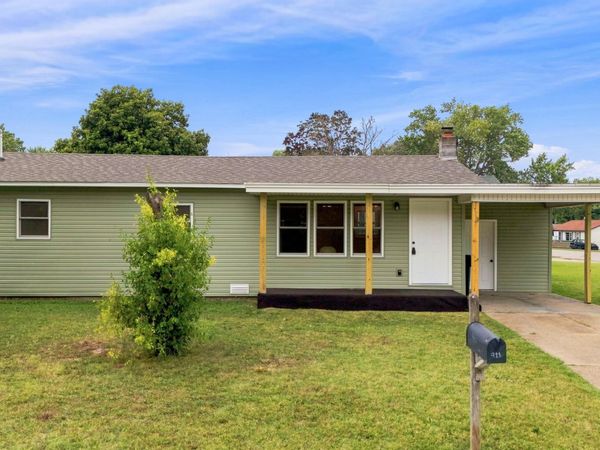 911 N Utah Street , West Plains, MO 65775