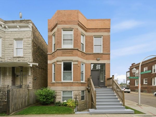 2825 W Walnut Street , Chicago, IL 60612