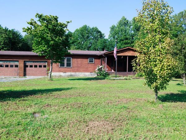 2290 Hilham Hwy, Livingston, TN 38570