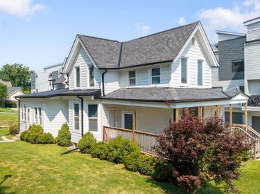 924 S 31 Street, Omaha, NE 68105