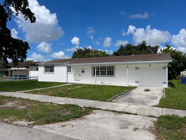 19600 NE 1st Pl , Unit 19600, Miami, FL 33179