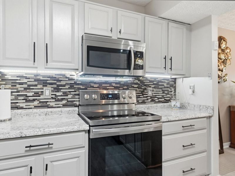 3303 Joshstock Drive, Unit 3303C, Columbus, OH 43232 Photo 12