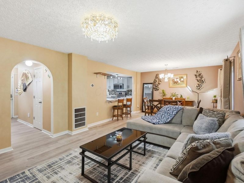 3303 Joshstock Drive, Unit 3303C, Columbus, OH 43232 Photo 4