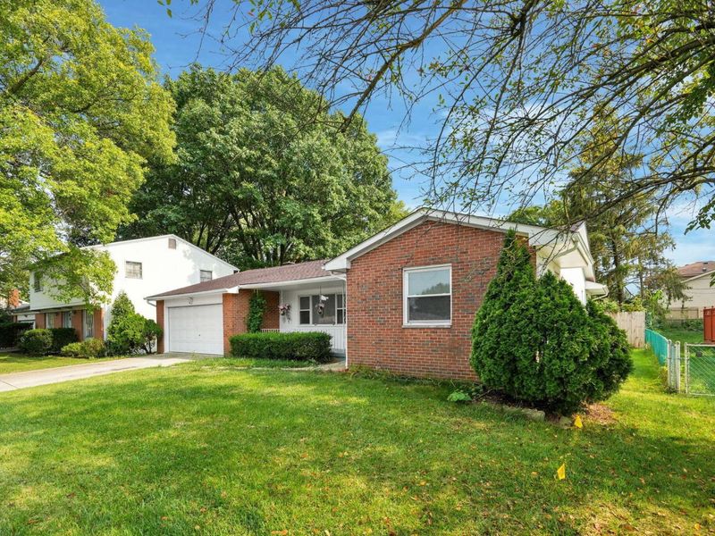 5828 Satinwood Drive , Columbus, OH 43229 Photo 2