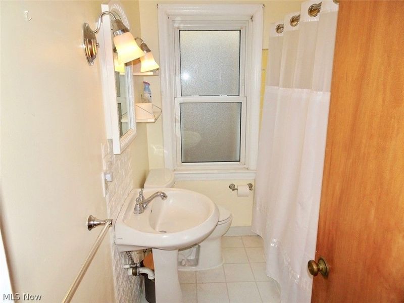 1610 Mayview Avenue, Cleveland, OH 44109 Photo 18