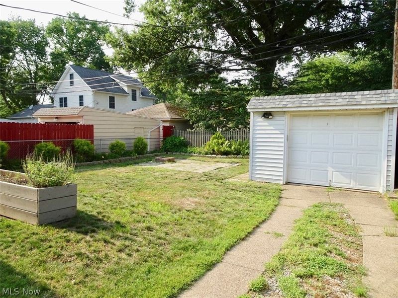 1610 Mayview Avenue, Cleveland, OH 44109 Photo 4