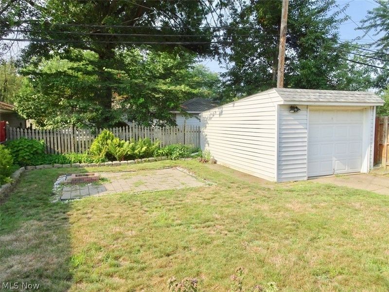 1610 Mayview Avenue, Cleveland, OH 44109 Photo 5