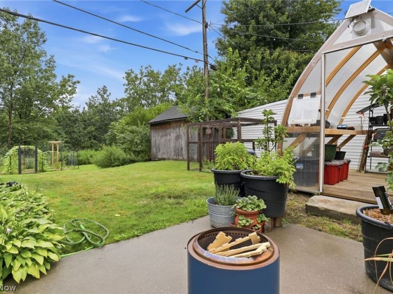 4352 Sky Lane Drive, Cleveland, OH 44109 Photo 38