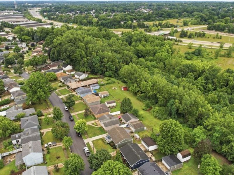 4352 Sky Lane Drive, Cleveland, OH 44109 Photo 6