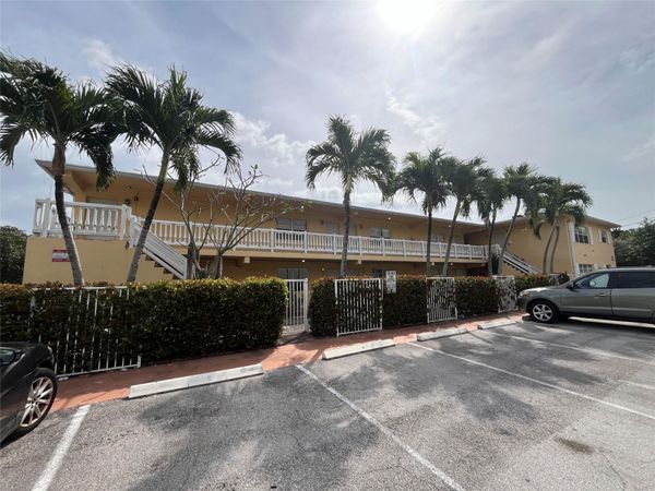 1414 NE 5th Terrace, Unit 2, Fort Lauderdale, FL 33304