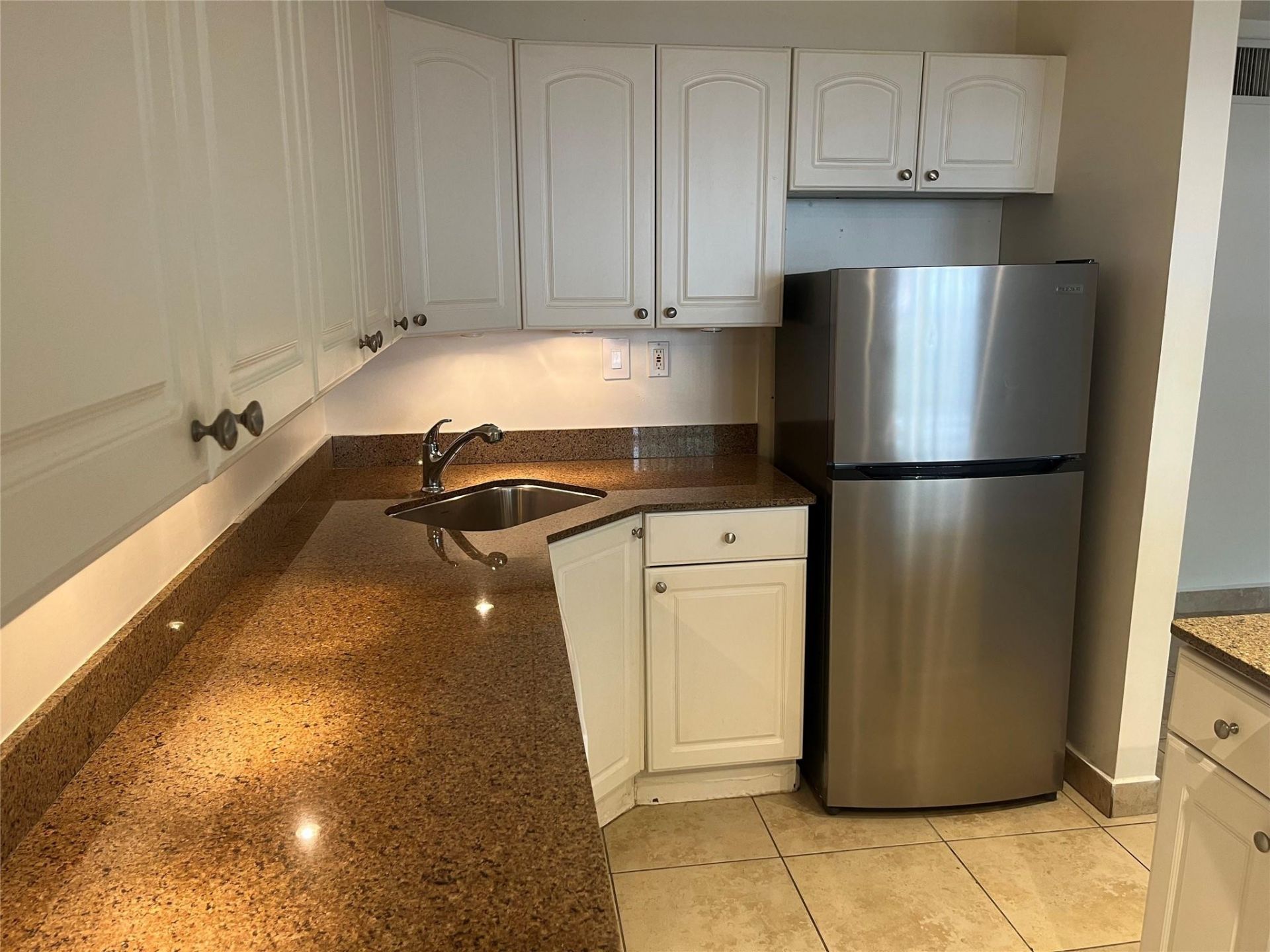 1414 NE 5th Terrace, Unit 2, Fort Lauderdale, FL 33304 Photo