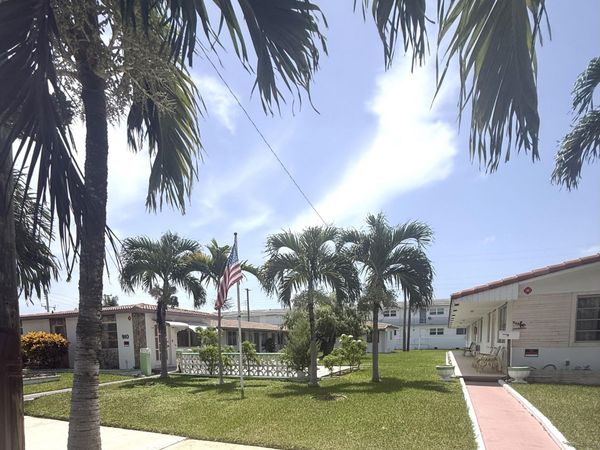 904-910 NE 10th Street, Hallandale Beach, FL 00000