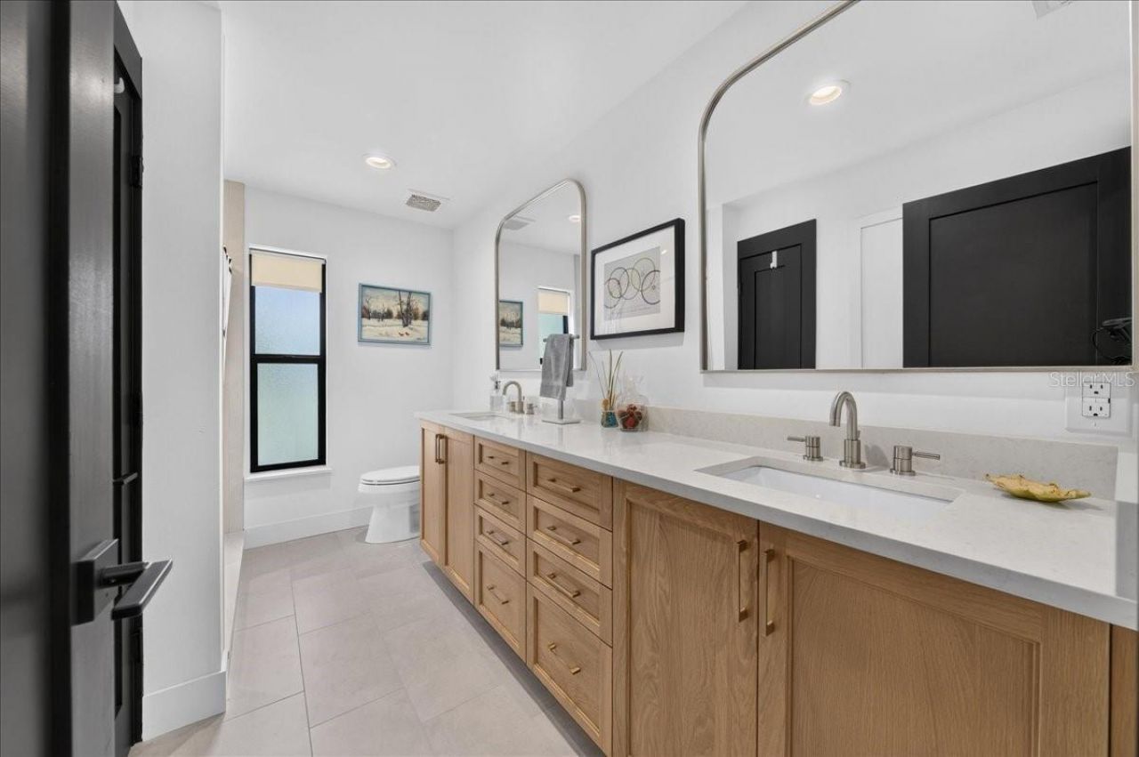 2862 Shady Oak Court, Clearwater, FL 33761 Photo