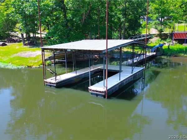 33654 Navaho Point Road, Stover, MO 65078