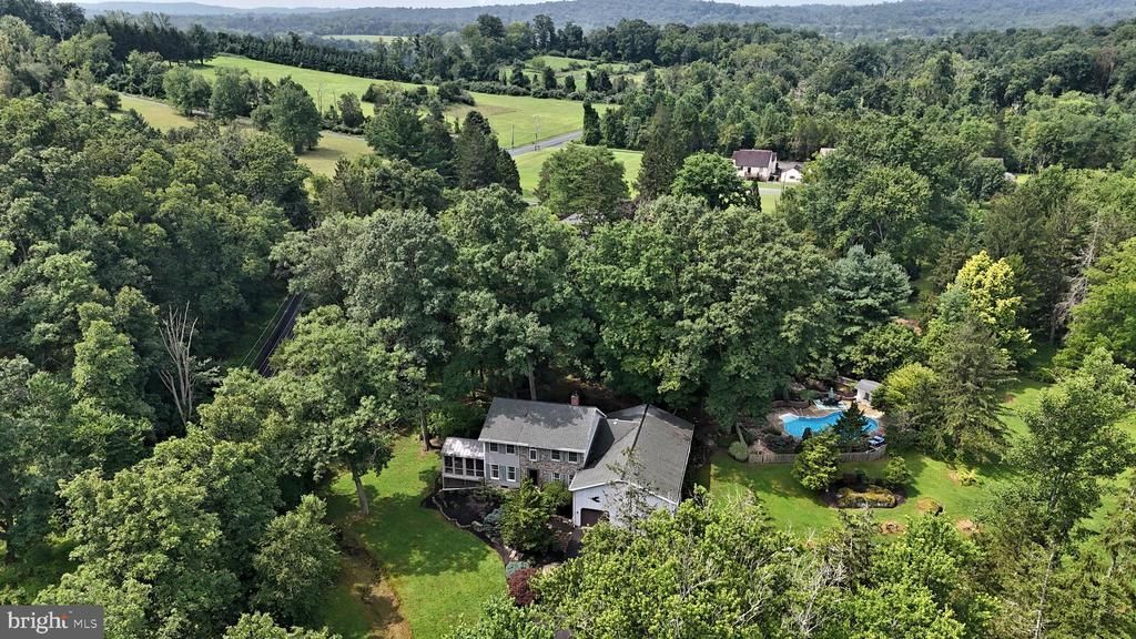 2053 PERKIOMENVILLE ROAD , GREEN LANE, PA 18054