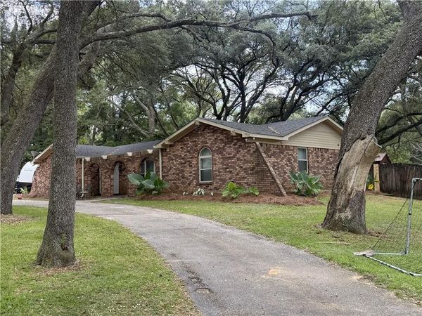 7401 Fir Drive, Saraland, AL 36571