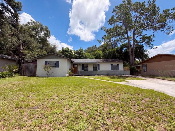7018 LYNWOOD DRIVE , TAMPA, FL 33637