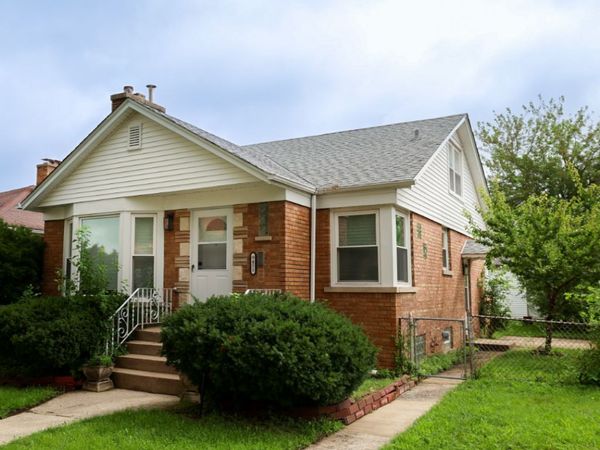 9451 S Lawndale Avenue, Evergreen Park, IL 60805
