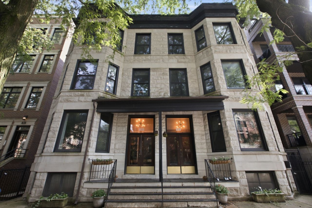 833 W Buckingham Place, Unit 3, Chicago, IL 60657 Main Photo
