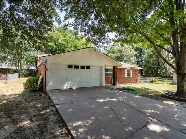 1207 S Prospect Street, Siloam Springs, AR 72761