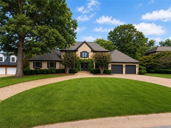 214 El Contento Drive , Bentonville, AR 72712