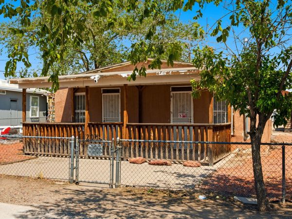1204 John Street SE, Albuquerque, NM 87102
